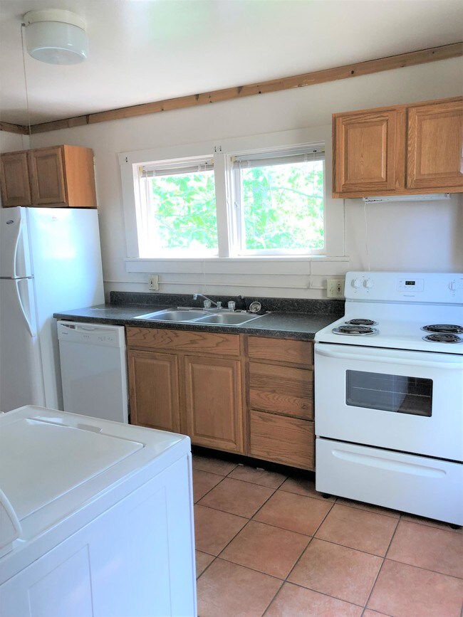 Building Photo - 44 S Shafer St