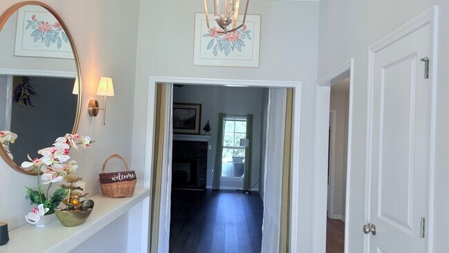 Building Photo - 226 Sutton Ct