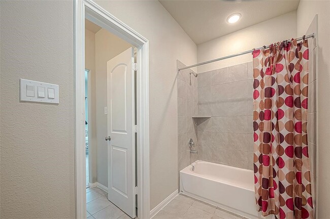 Building Photo - 21029 Crinet Square