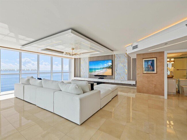 Building Photo - 16425 Collins Ave