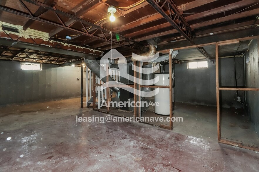 Building Photo - 3905 Ford St