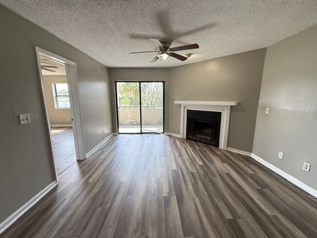 Building Photo - Charming two-bedroom, two-bathroom condo l...