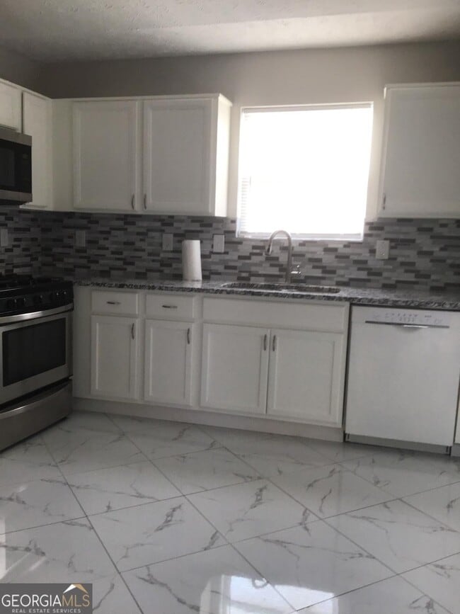 Building Photo - 6345 Peppermill Ln