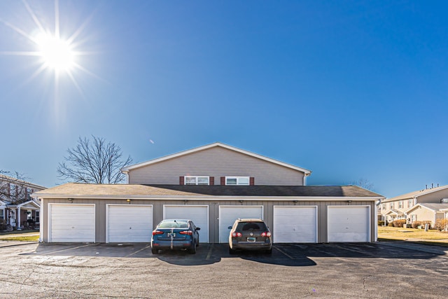 Building Photo - 1305 Kingsbury Dr