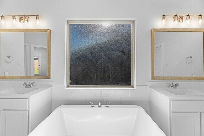 Building Photo - 817 Bahia Bay