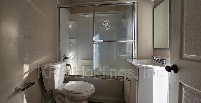 Building Photo - 918 Watson St