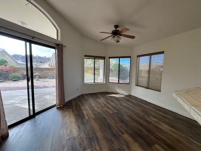 Building Photo - 3BR with SOLAR-NO Electric Bills! RV Gate & Parking, Bullhead Parkway