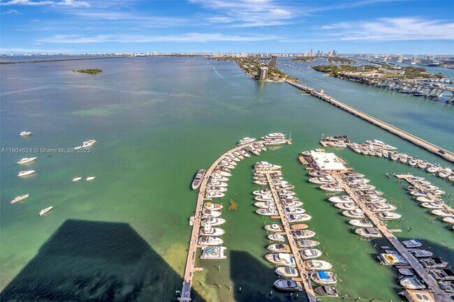 Building Photo - 1717 N Bayshore Dr