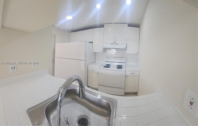 Building Photo - 19600 SW 110th Ct