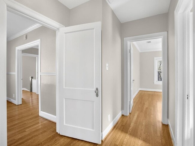 Building Photo - 402 W 15th St