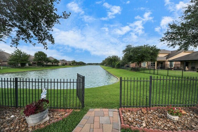 Building Photo - 11430 Elizabeth Brook Dr