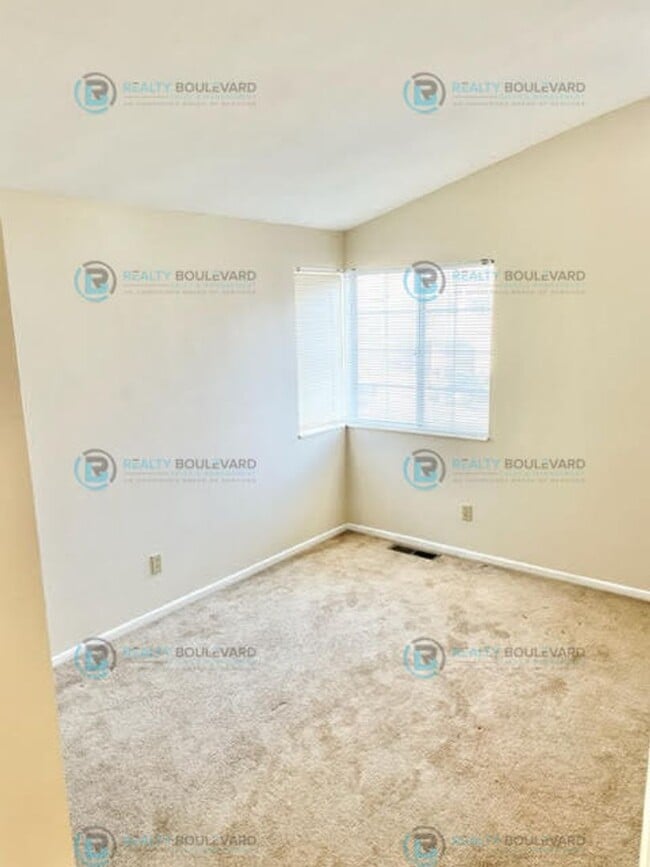 Building Photo - Well-Appointed 4BR Home with Open Floorplan & Expansive Yard