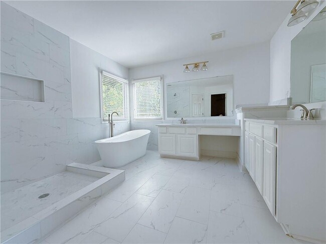 Building Photo - 3332 Drawbridge Terrace