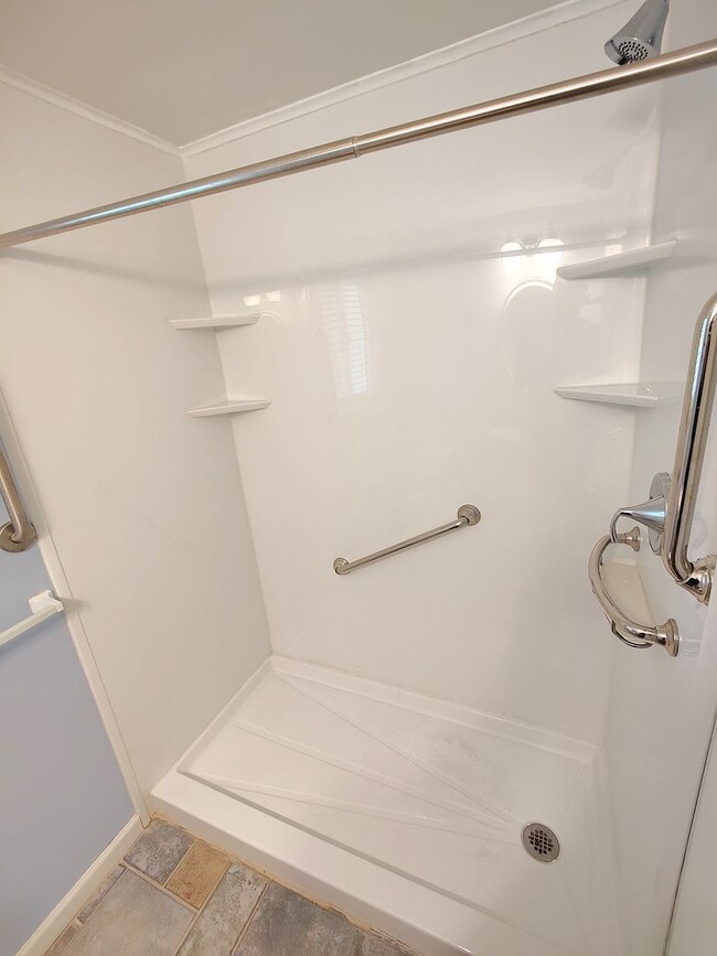 Building Photo - *Recently Updated 3BD/2.5BA Available for ...