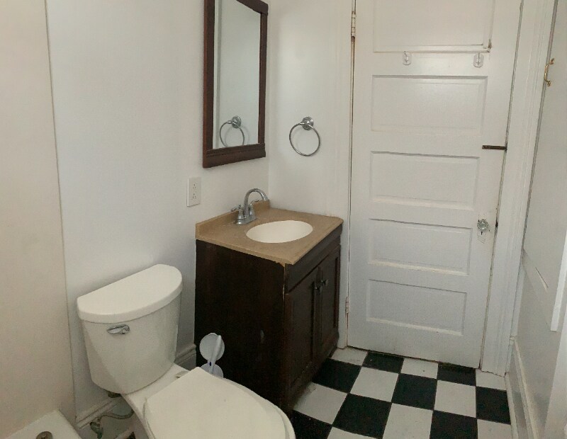 Building Photo - 7114 Freret St