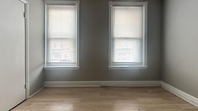 Building Photo - Germantown 2BR w/porch and yard