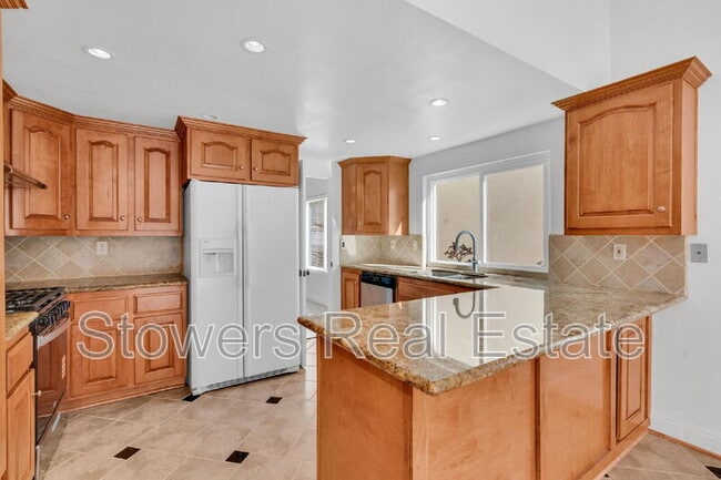 Building Photo - 2940 Sombrero Cir