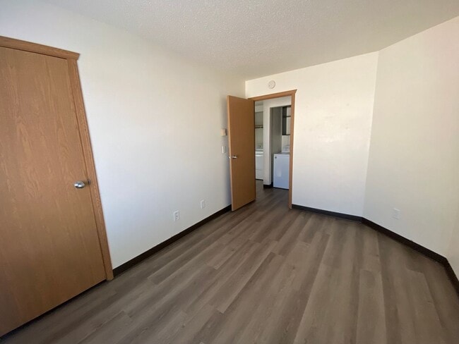 Building Photo - Spacious 3 bed, 1 bath West Fargo!