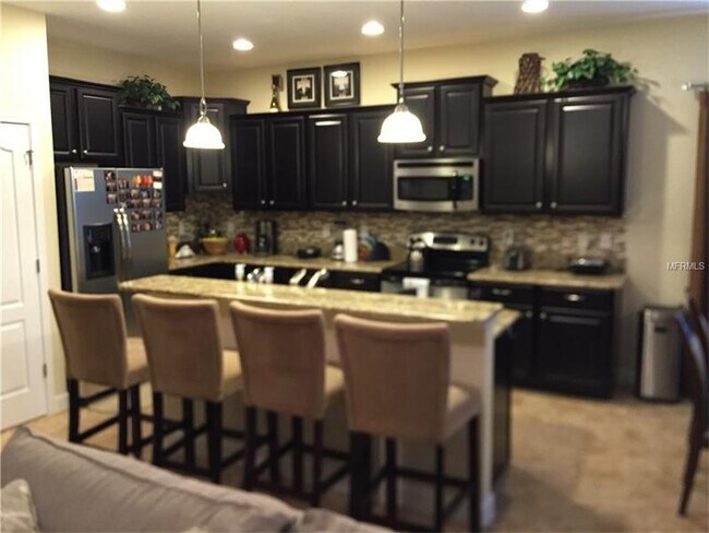 Building Photo - GORGEOUS SINGLE FAMILY HOME, PROFESSIONALLY DECORATED, FULLY FURNISHED