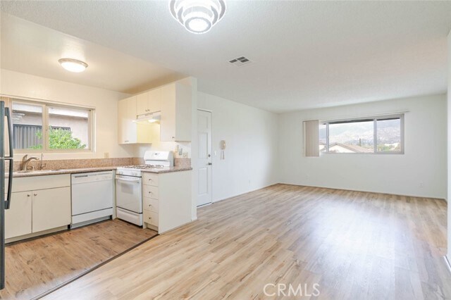 Building Photo - 540 W California Ave