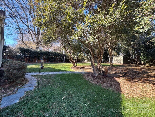 Building Photo - 3917 Kitley Pl