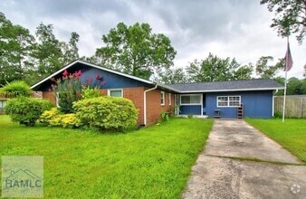Building Photo - 511 Red Oak Rd