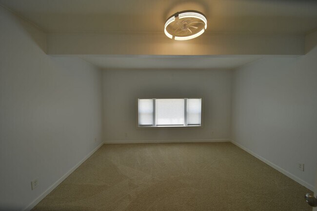 Building Photo - Seaford Rancher