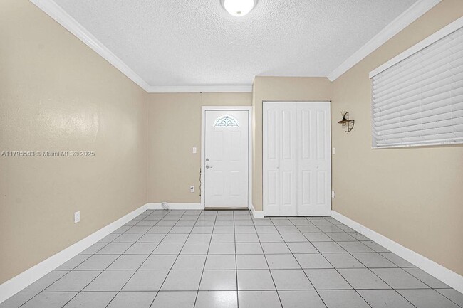 Building Photo - 2400 SW 103rd Ct