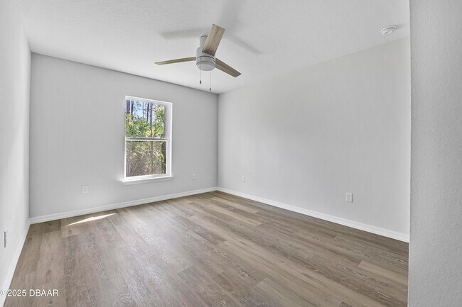 Building Photo - 43 Pony Express Dr