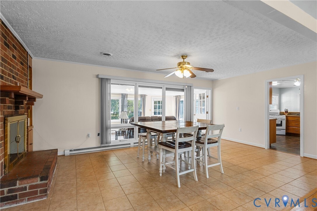 Building Photo - 1871 Pender Ave