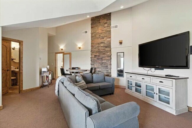 Building Photo - 1670 South Maddi-SI ID1475807P