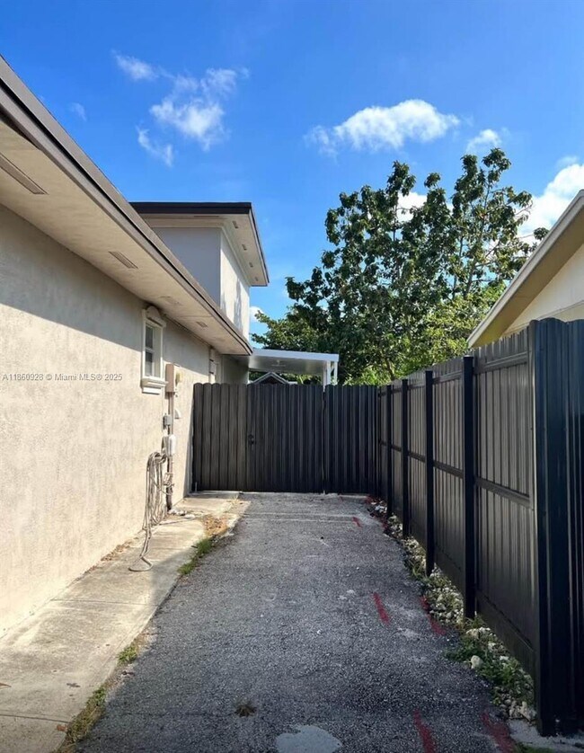 Building Photo - 30701 SW 150th Ave
