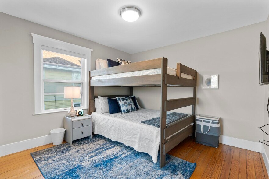 Building Photo - 11 Seaview Ave