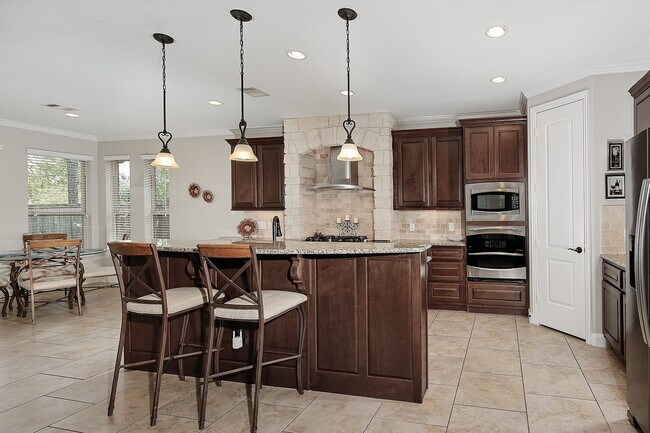 Building Photo - 47 Canoe Bend Dr