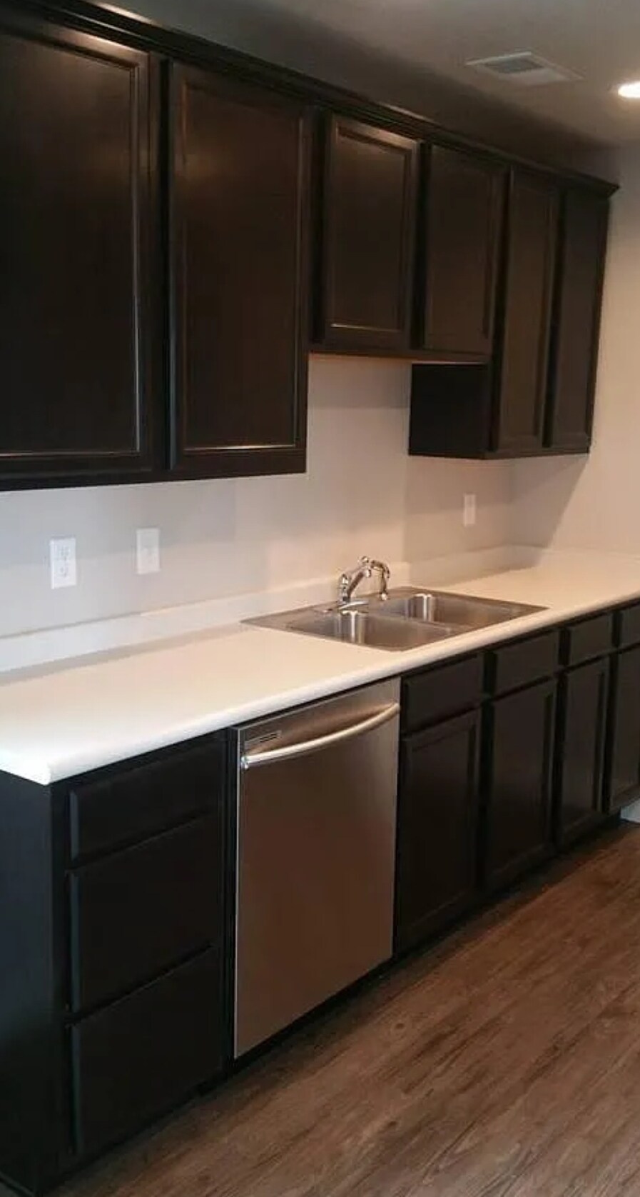 Building Photo - 620 Cedar St