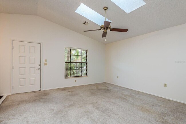 Building Photo - 10918 Freemont Dr