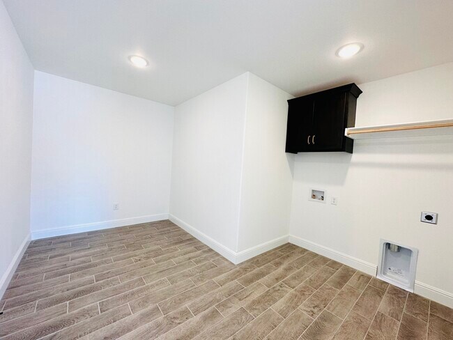 Building Photo - 2150 Tallgrass Ter