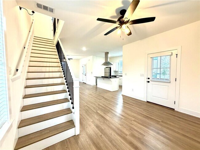 Building Photo - 890 S One Mile Rd