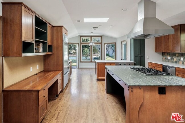 Building Photo - 627 Elm Dr