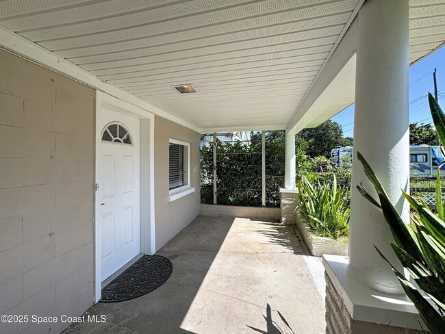 Building Photo - 1500 Highland Ct