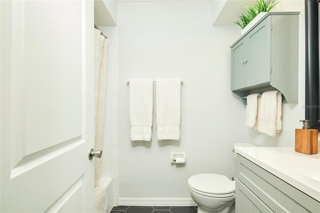 Building Photo - 580 73rd Ave N