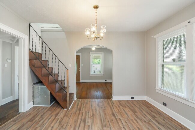 Building Photo - 1811 Fleming St