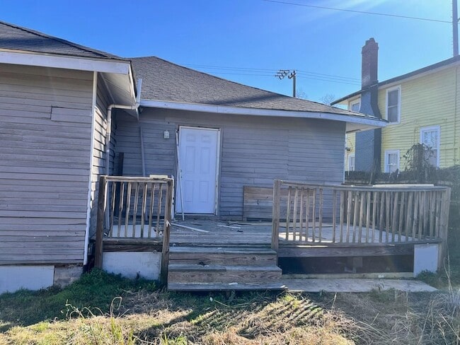 Building Photo - 1621 12th St