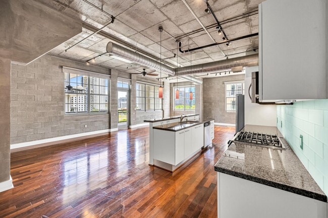 Building Photo - 411 NW 1st Ave