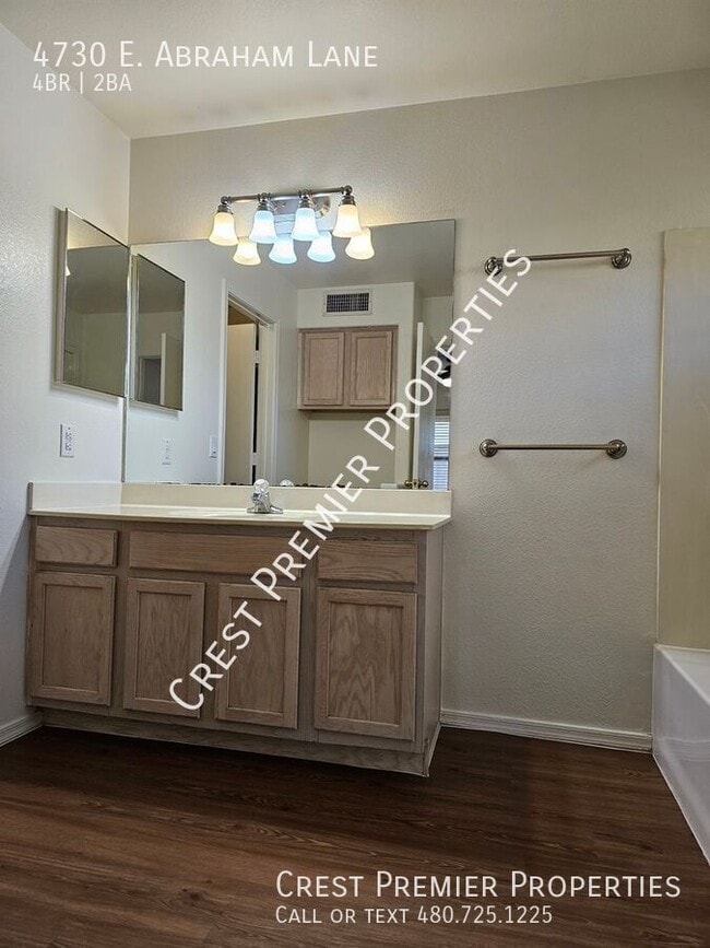 Building Photo - 4730 E Abraham Ln