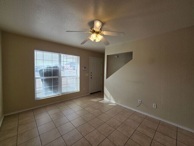 Building Photo - 4005 Nadine Dr