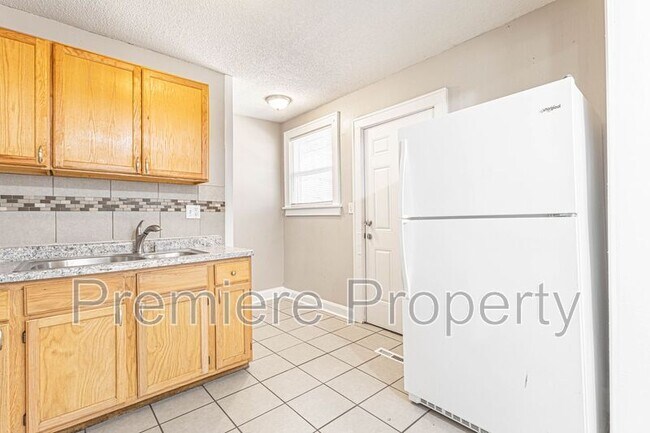 Building Photo - 4604 NE 47th St