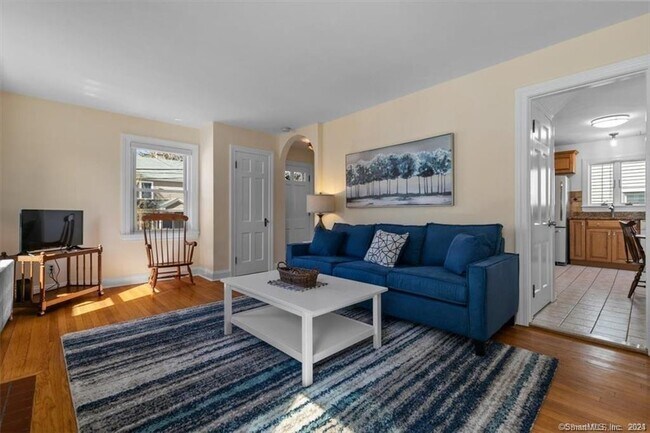 Building Photo - 21 Lilac Ave