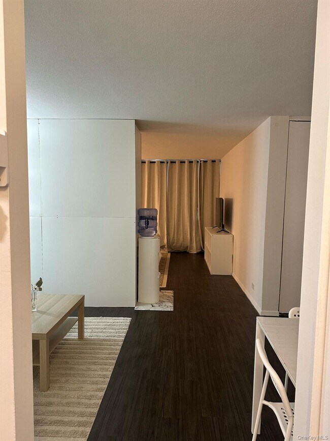 Building Photo - 150-38 Union Tpke Un