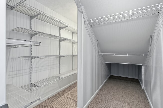 Building Photo - 122 Helena Cir